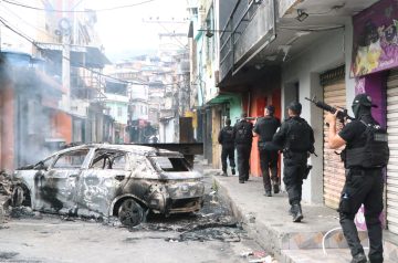 Governo dos EUA emite alerta de segurança para viajantes após operação no Rio com 64 mortos
