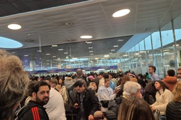 Após caos no Aeroporto de Lisboa, governo suspende sistema que substituiu carimbo em passaportes