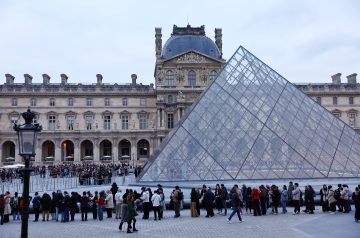 Greve de funcionários fecha o Louvre pela 3ª vez em menos de dois meses