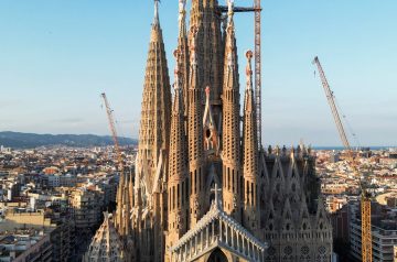 Igreja mais alta do mundo e há 140 anos em obras: conheça a Sagrada Família, onde papa Leão XIV reza missa nesta quarta-feira