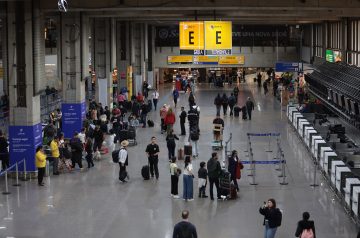 ‘Pula alfândega’: Receita lança sistema que agiliza declaração de bens e desembarque de viajantes