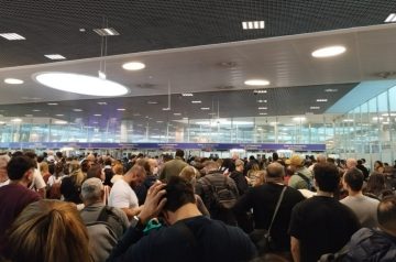 Novo controle de passaportes provoca filas de até 5 horas em aeroportos da Europa