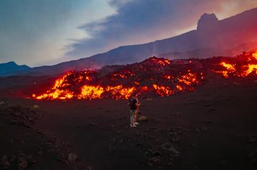 Erupção do Etna atrai multidão de turistas na Itália; veja FOTOS